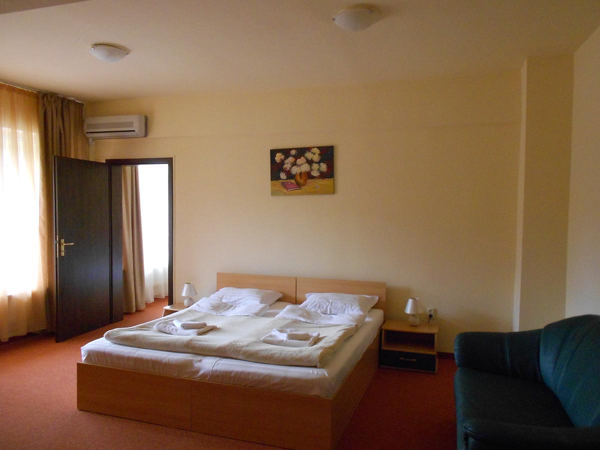 Hotel Diana Geoagiu Băi エクステリア 写真